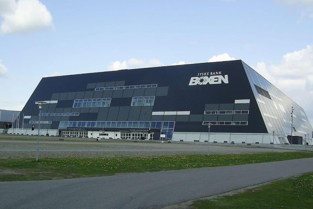 170 M2 Stort Hus Taet Pa Centrum, Mch Og Boxen Herning Exteriör bild